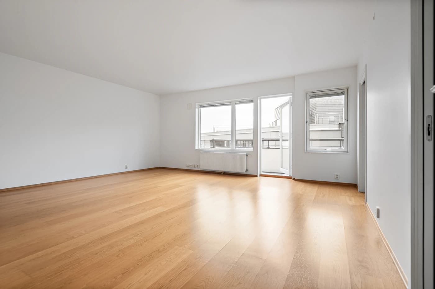 Clean empty room prepared for its next occupant